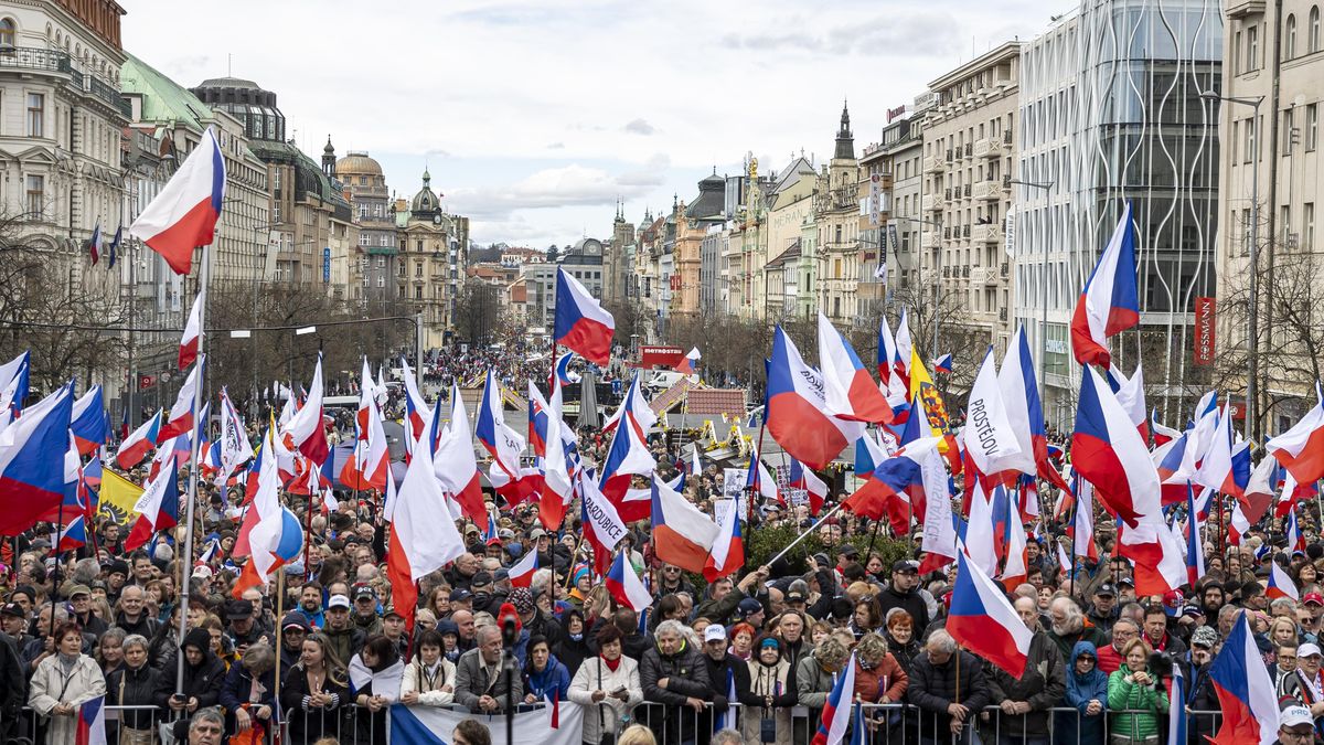 FOTO: Demonstrace proti vládě na Václavském náměstí